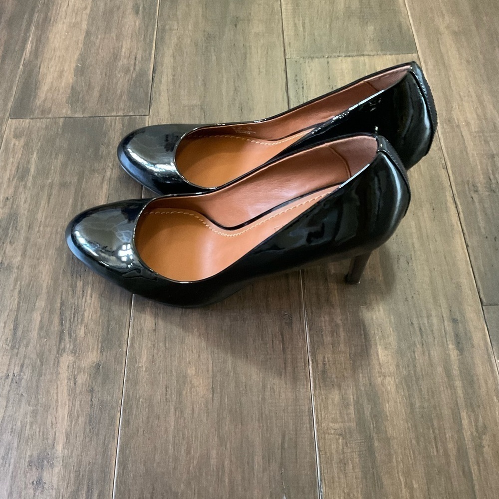 Coach Factory Black Patent Leather Almond Toe Career Pumps Size 9 - Picture 4 of 8